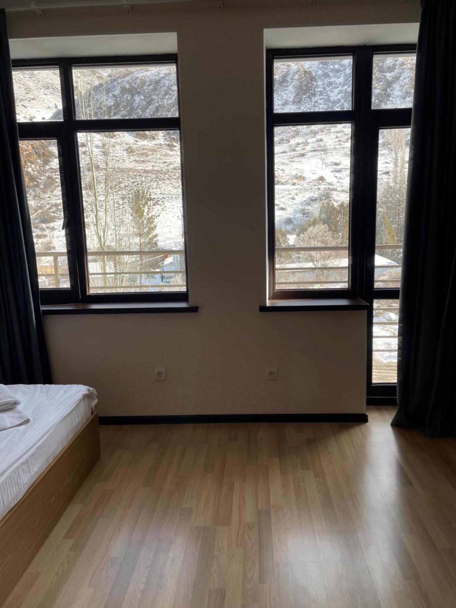 Issyk Ata Retreat Hotel Gorno-Serafimovka Exterior photo